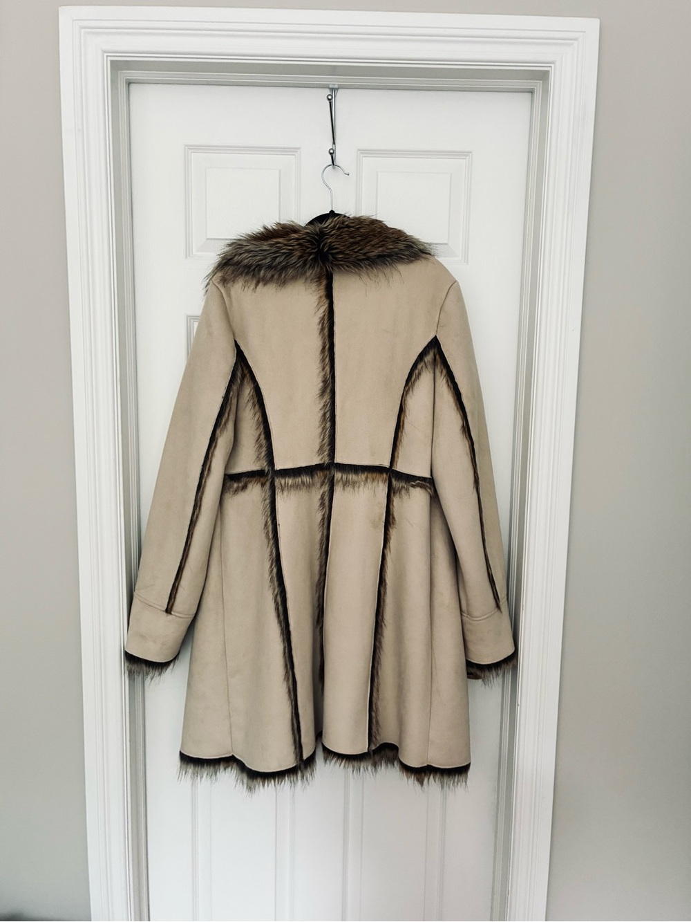 Black Rivet Faux Fur Suede Coat, Sz Large - Picture 11 of 15